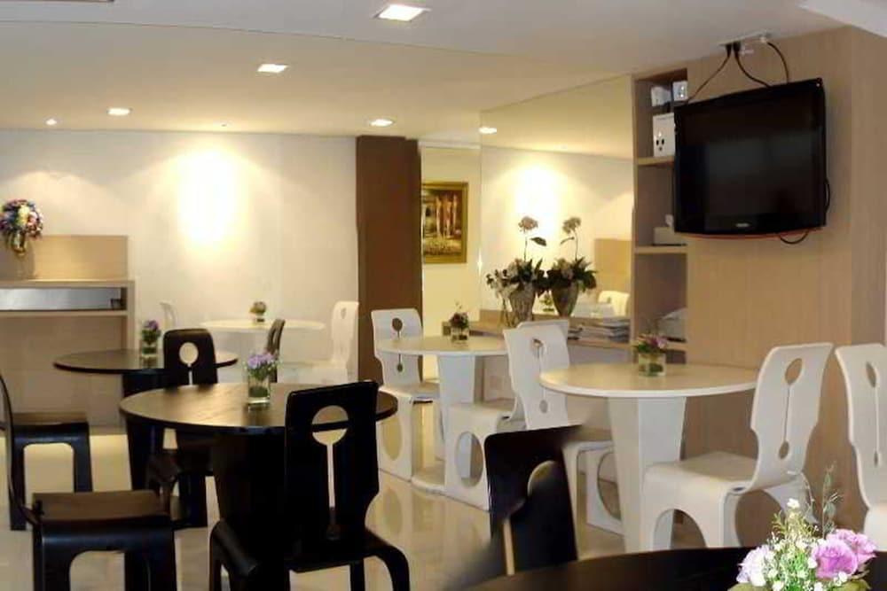 Hotel Nantra Silom Bangkok Exterior foto