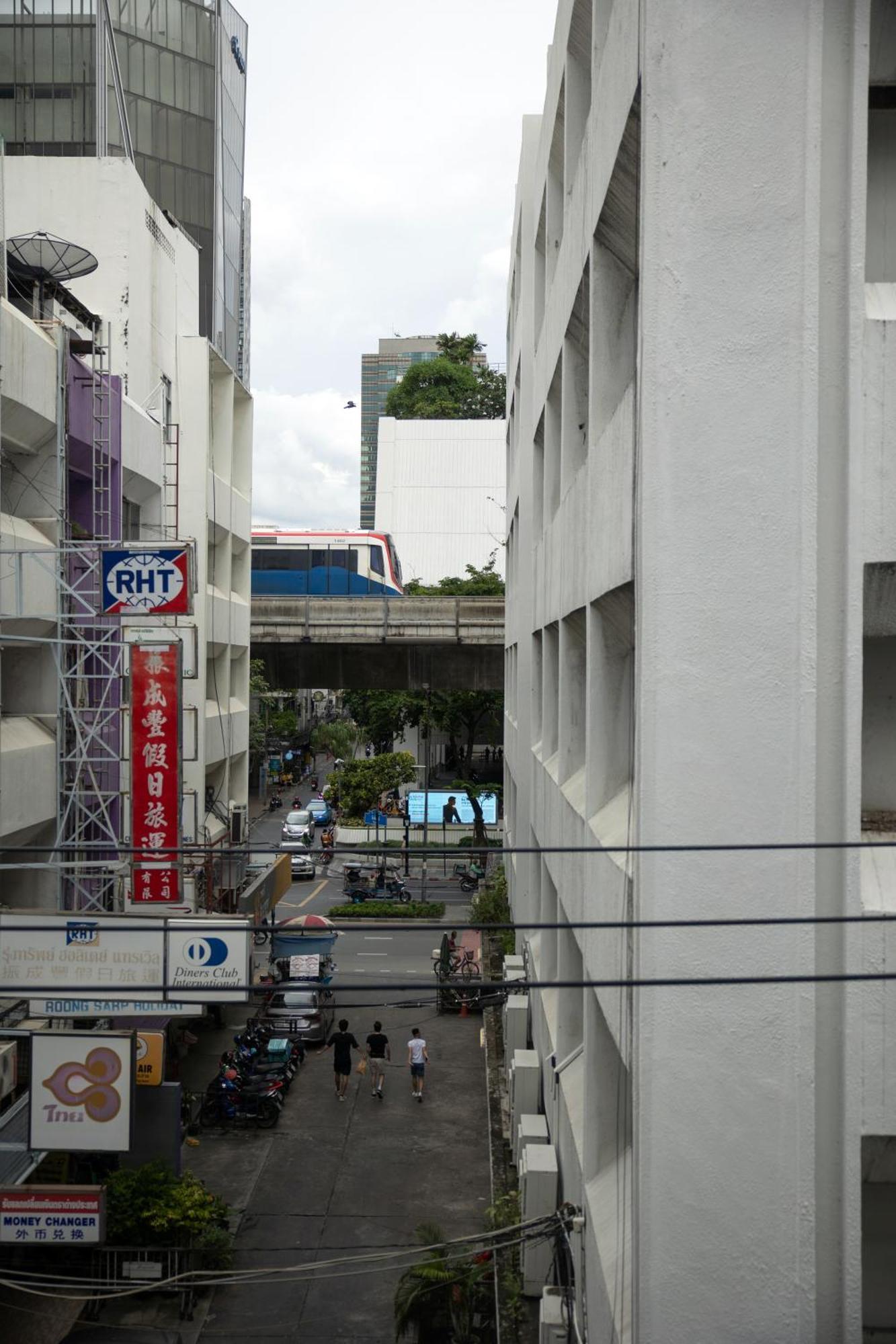 Hotel Nantra Silom Bangkok Exterior foto