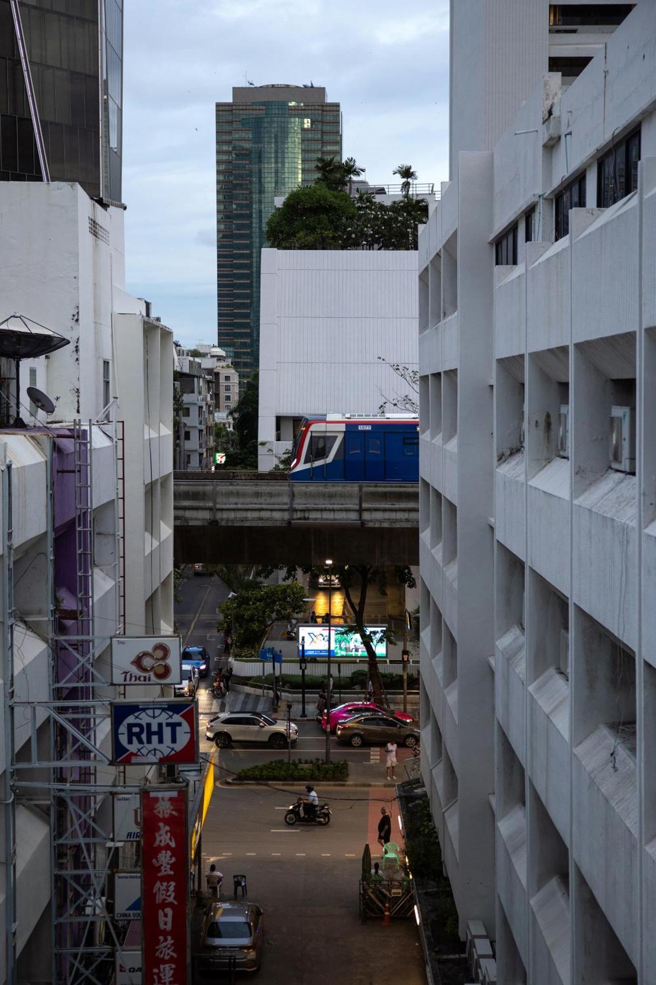 Hotel Nantra Silom Bangkok Exterior foto