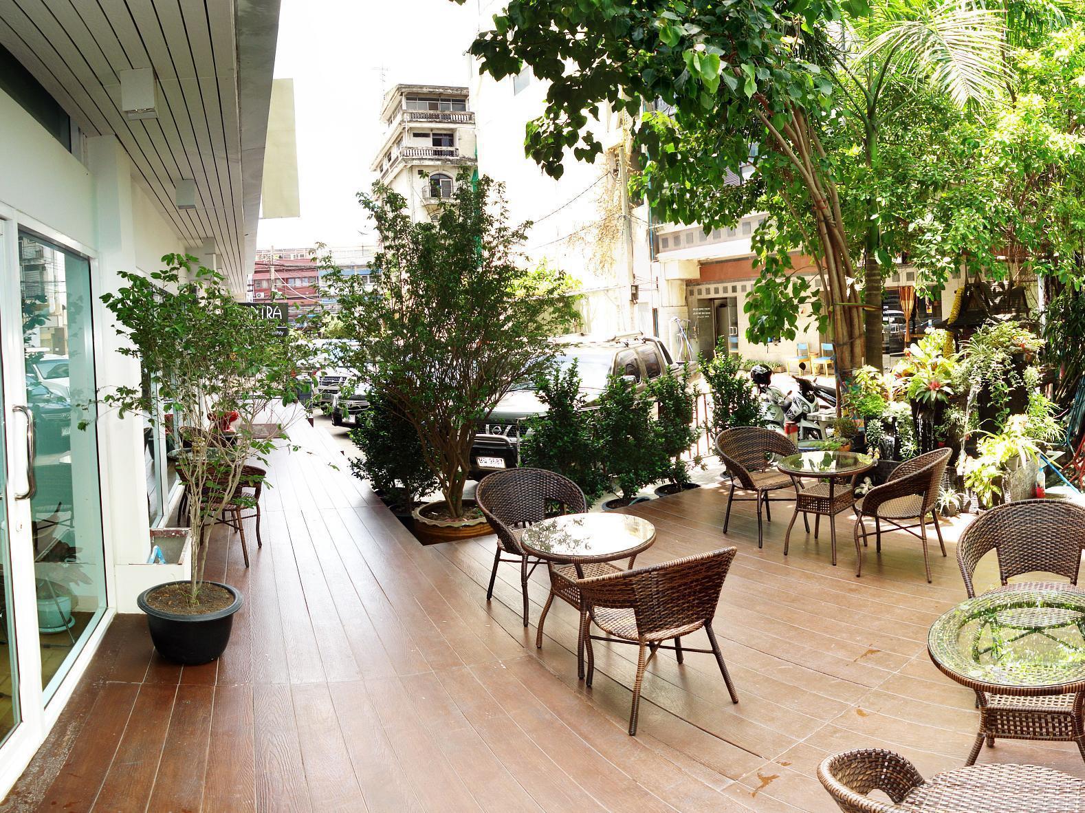 Hotel Nantra Silom Bangkok Exterior foto