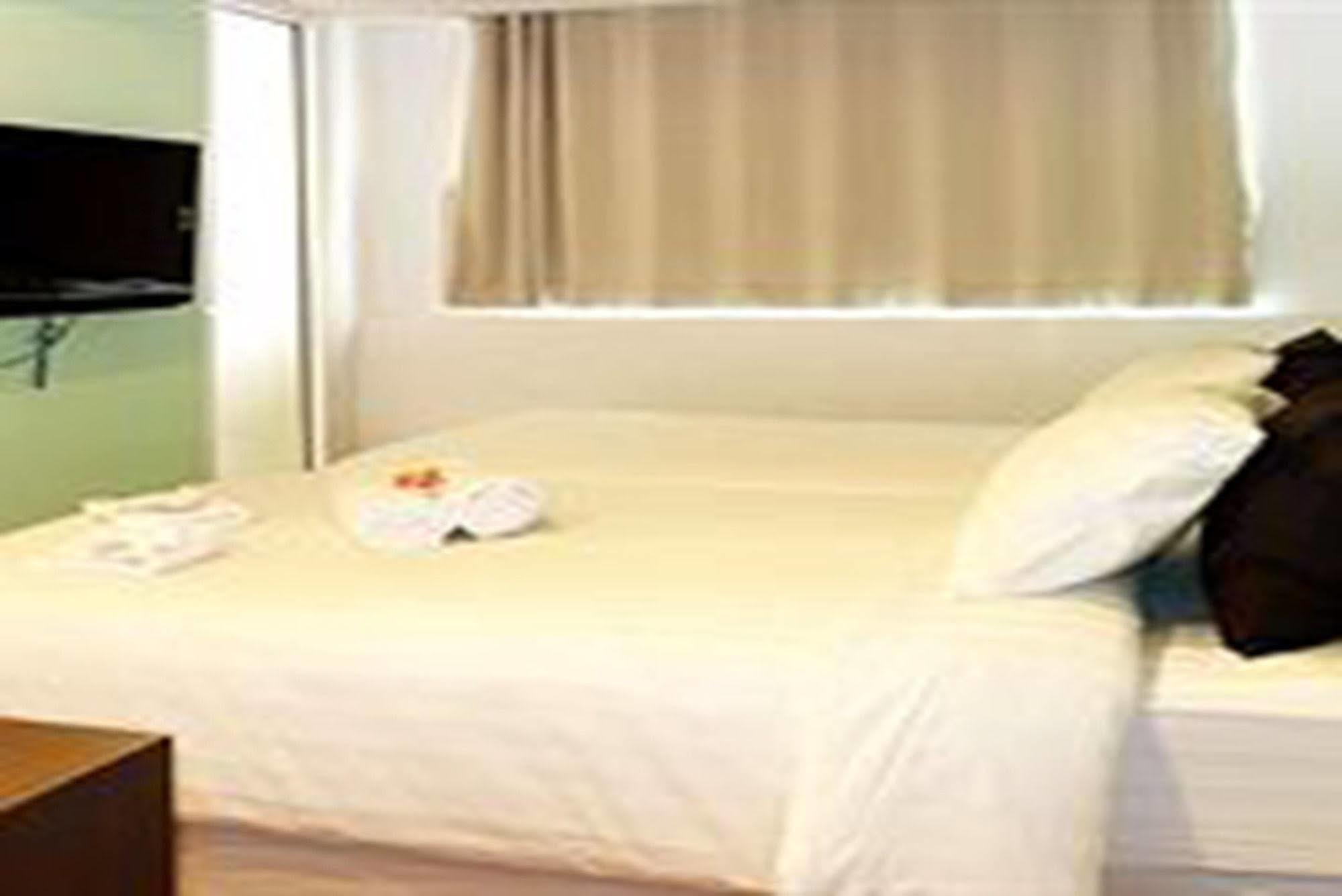 Hotel Nantra Silom Bangkok Exterior foto